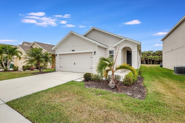 11181 SW Sophronia St in Port St. Lucie, FL - Building Photo - Building Photo