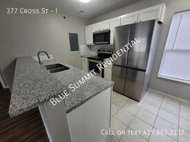 377 Cross St in Akron, OH - Building Photo