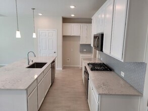 10323 Harmon Smith Dr. in Houston, TX - Foto de edificio - Building Photo