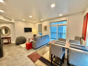385 S 400 E, Unit ID1389256P in Salt Lake City, UT - Building Photo - Building Photo