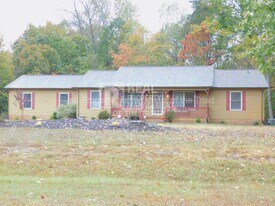8521 Richardsonwood Rd in Browns Summit, NC - Building Photo