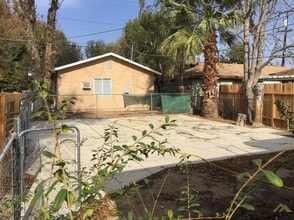 122 Highland Dr in Bakersfield, CA - Building Photo - Building Photo