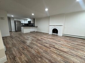 194 Hall St in Brooklyn, NY - Building Photo - Building Photo