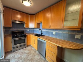 214 East St in Philadelphia, PA - Building Photo - Building Photo