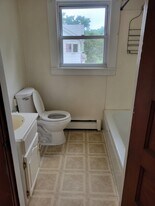 83 Elkins St, Unit Elkins St. Unit 4 in Franklin, NH - Building Photo