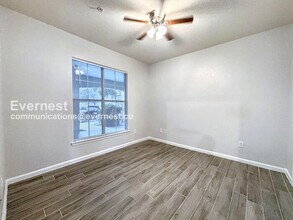 8290 Gate Pkwy W, Unit UNIT 117 in Jacksonville, FL - Building Photo - Building Photo