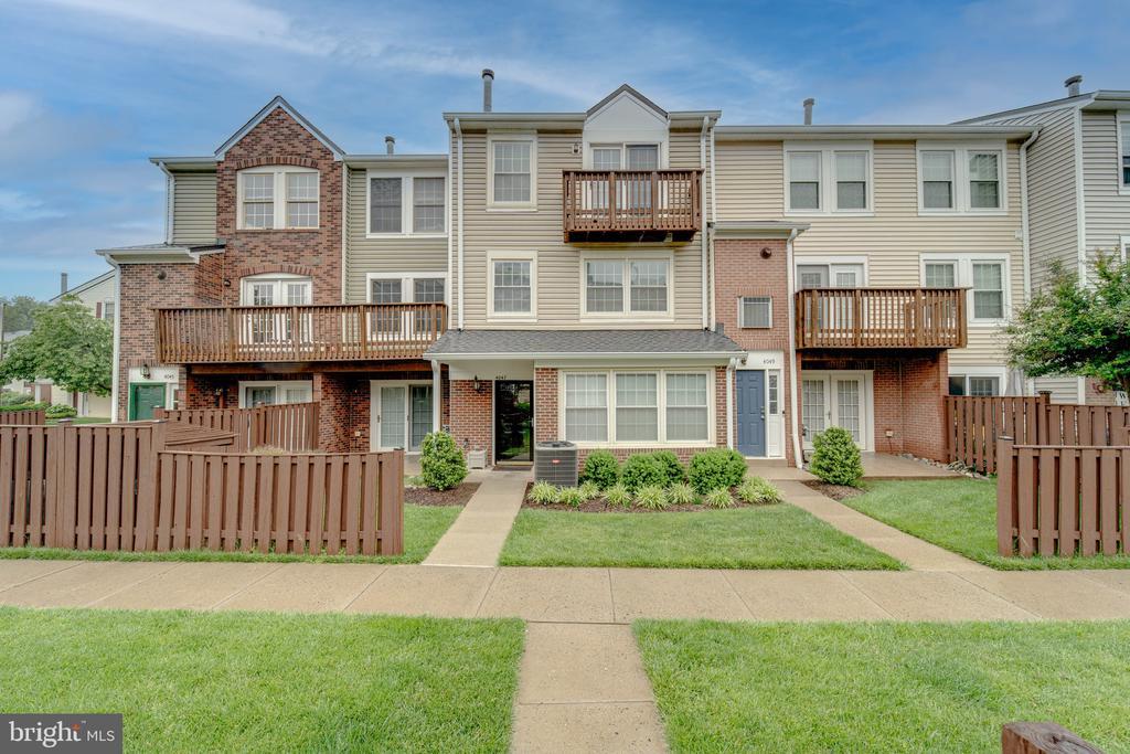 4047 Chetham Wy in Woodbridge, VA - Building Photo