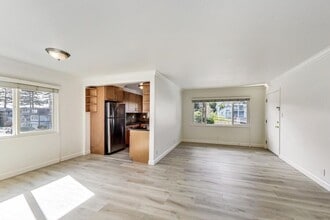 1549 San Carlos Ave in San Carlos, CA - Building Photo - Building Photo