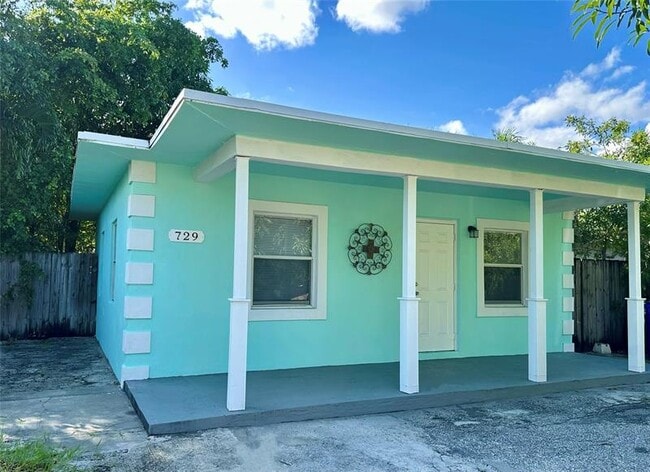 729 NW 17th Ave in Fort Lauderdale, FL - Building Photo - Building Photo