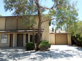 936 W Perdew Ave in Ridgecrest, CA - Building Photo