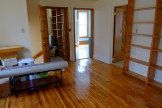 449 Wheeler St N, Unit B in St. Paul, MN - Foto de edificio - Building Photo