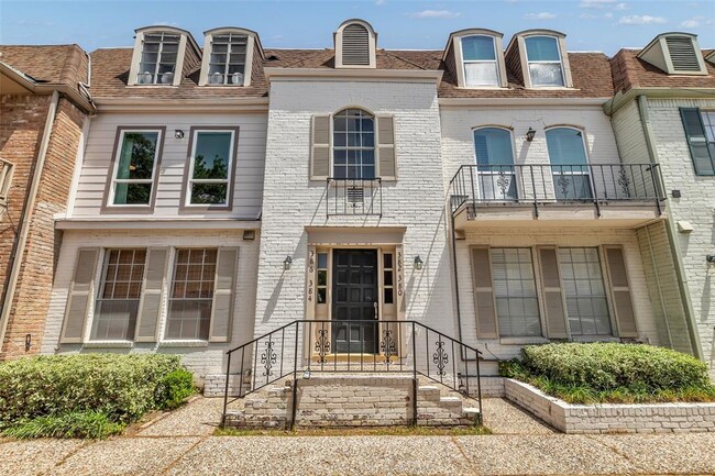 property at 386 N Post Oak Ln