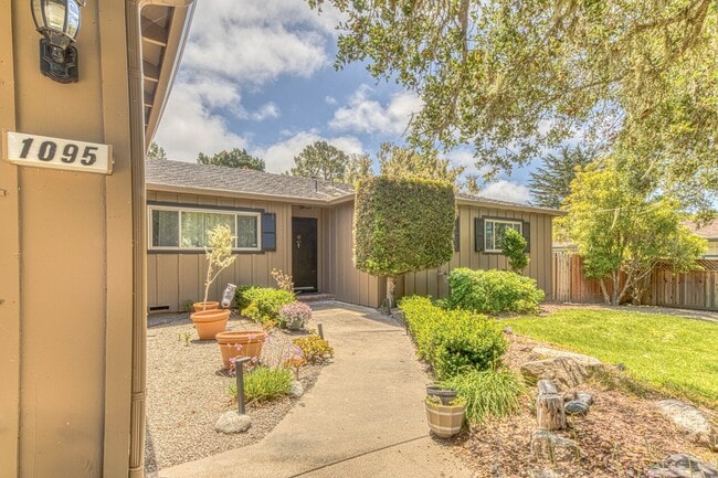 property at 1095 Laurel Ln