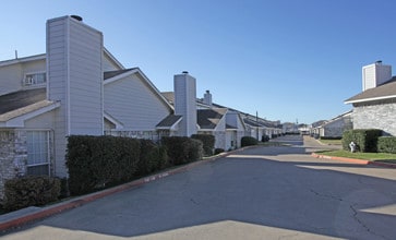 West Creek Townhomes in Fort Worth, TX - Foto de edificio - Building Photo