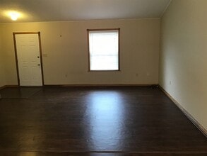 1687 Deer Run Dr in Burlington, KY - Building Photo - Building Photo