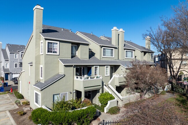 Element in Hayward, CA - Foto de edificio - Building Photo