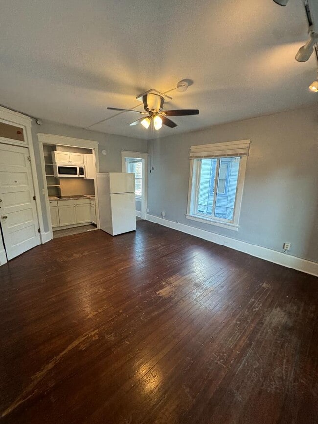 602 E Grove St in Bloomington, IL - Building Photo - Building Photo