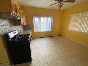 67 Nichols St in Everett, MA - Foto de edificio - Building Photo