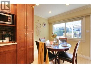 7222 Pandora St in Burnaby, BC - Building Photo - Building Photo