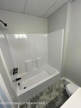 539 6th St, Unit L 6 7 in Olyphant, PA - Building Photo - Building Photo