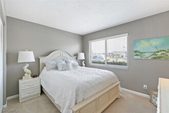 240 Palm Dr in Naples, FL - Building Photo - Building Photo