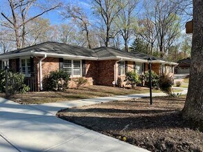 619 Grove Pkwy SE in Marietta, GA - Building Photo - Building Photo