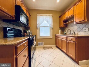 2410 Cleveland Ave in West Lawn, PA - Building Photo - Building Photo