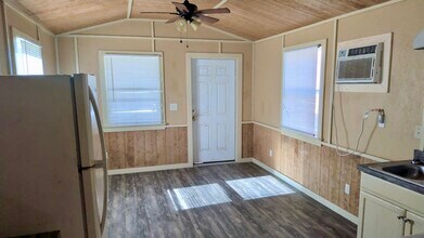 401 N Clegg St in Trinity, TX - Building Photo - Building Photo