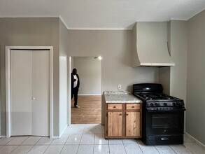 326 Avenue E, Unit 3R in Bayonne, NJ - Building Photo - Building Photo