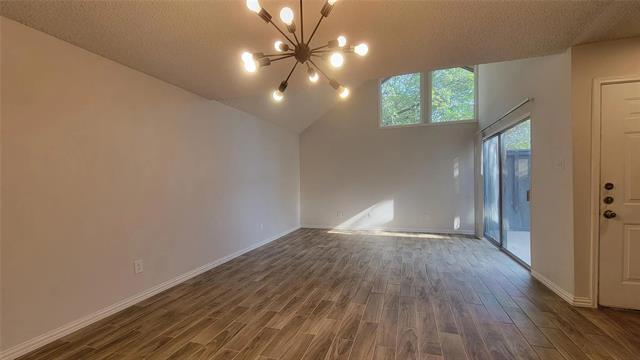 4651 Country Creek Dr in Dallas, TX - Building Photo