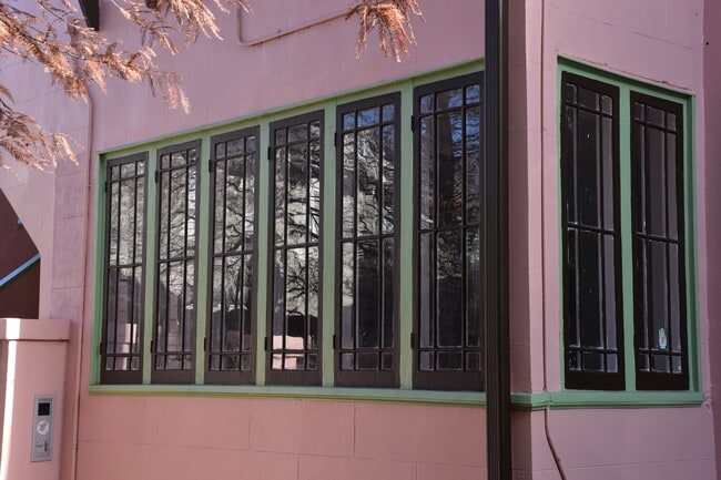 2415 Saint Charles Ave, Unit G in New Orleans, LA - Building Photo - Building Photo