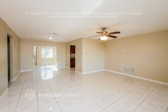 700 S Rainbow Dr in Hollywood, FL - Foto de edificio - Building Photo