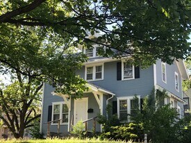 3330 Burt St in Omaha, NE - Building Photo