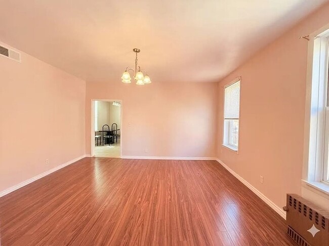 8666 24th Ave, Unit 2nd Floor in Brooklyn, NY - Foto de edificio - Building Photo