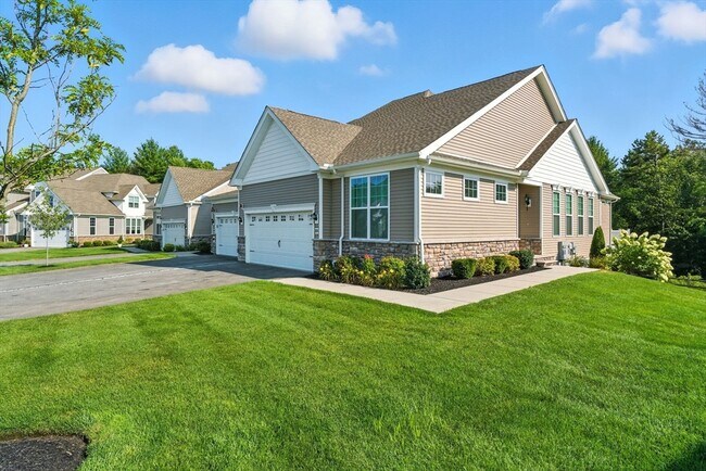 105 Phoebe St in Methuen, MA - Building Photo - Building Photo