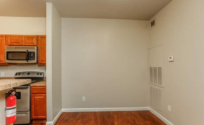 1111 Houghton Rd in Katy, TX - Building Photo - Building Photo