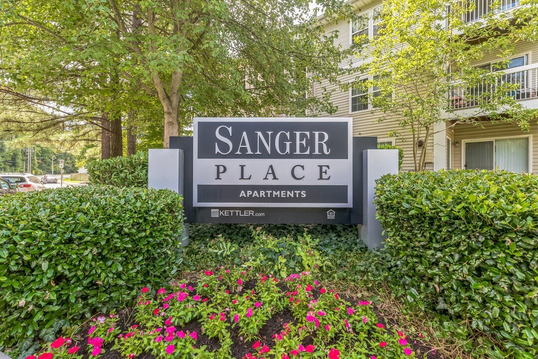 Sanger Place in Lorton, VA - Building Photo