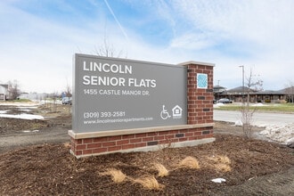 Lincoln Senior Flats in Lincoln, IL - Building Photo - Building Photo