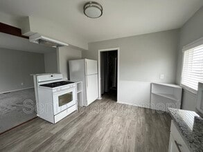 3302 Greenfield Rd in Royal Oak, MI - Building Photo - Building Photo