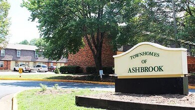 1901 Eastway Dr in Charlotte, NC - Building Photo - Building Photo