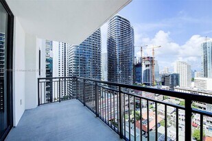 999 SW 1st Ave, Unit 2402 in Miami, FL - Building Photo
