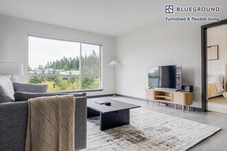 15566 NE 22 Pl in Bellevue, WA - Building Photo - Building Photo