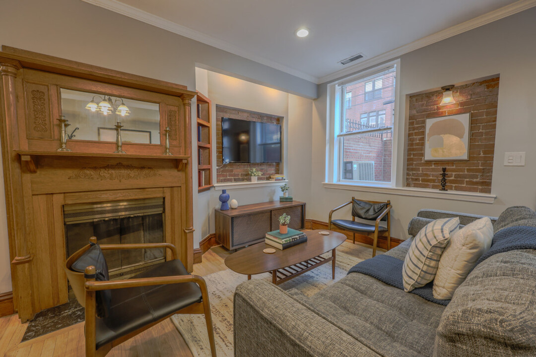 335 Beacon St in Boston, MA - Building Photo