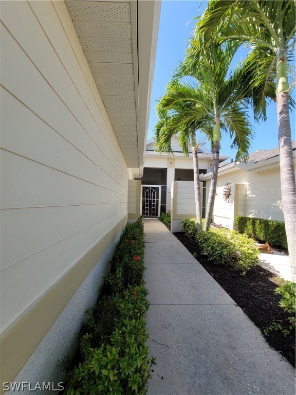 4270 Avian Avenue in Ft. Myers, FL - Building Photo - Building Photo