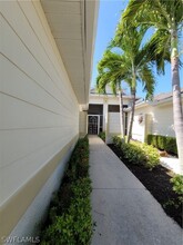 4270 Avian Avenue in Ft. Myers, FL - Foto de edificio - Building Photo