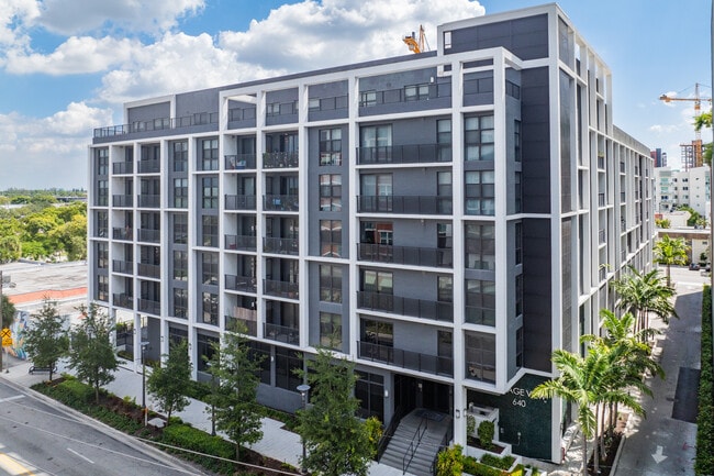 Village View 55 + (NO CURRENT VACANCY) in Fort Lauderdale, FL - Building Photo - Primary Photo