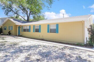 528 Crestover Dr in Tampa, FL - Building Photo - Building Photo