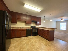 77 Jackson Ln in Lincoln, AL - Building Photo - Building Photo