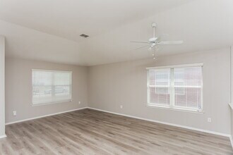 914 Pryor Dr in Arlington, TX - Building Photo - Building Photo