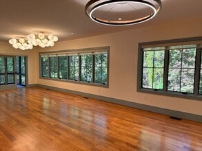 22 Kruger Rd in Hopkinton, MA - Foto de edificio - Building Photo